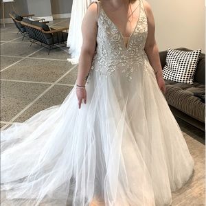 Hayley Paige Lauren Gown ✨💖 Wedding dress